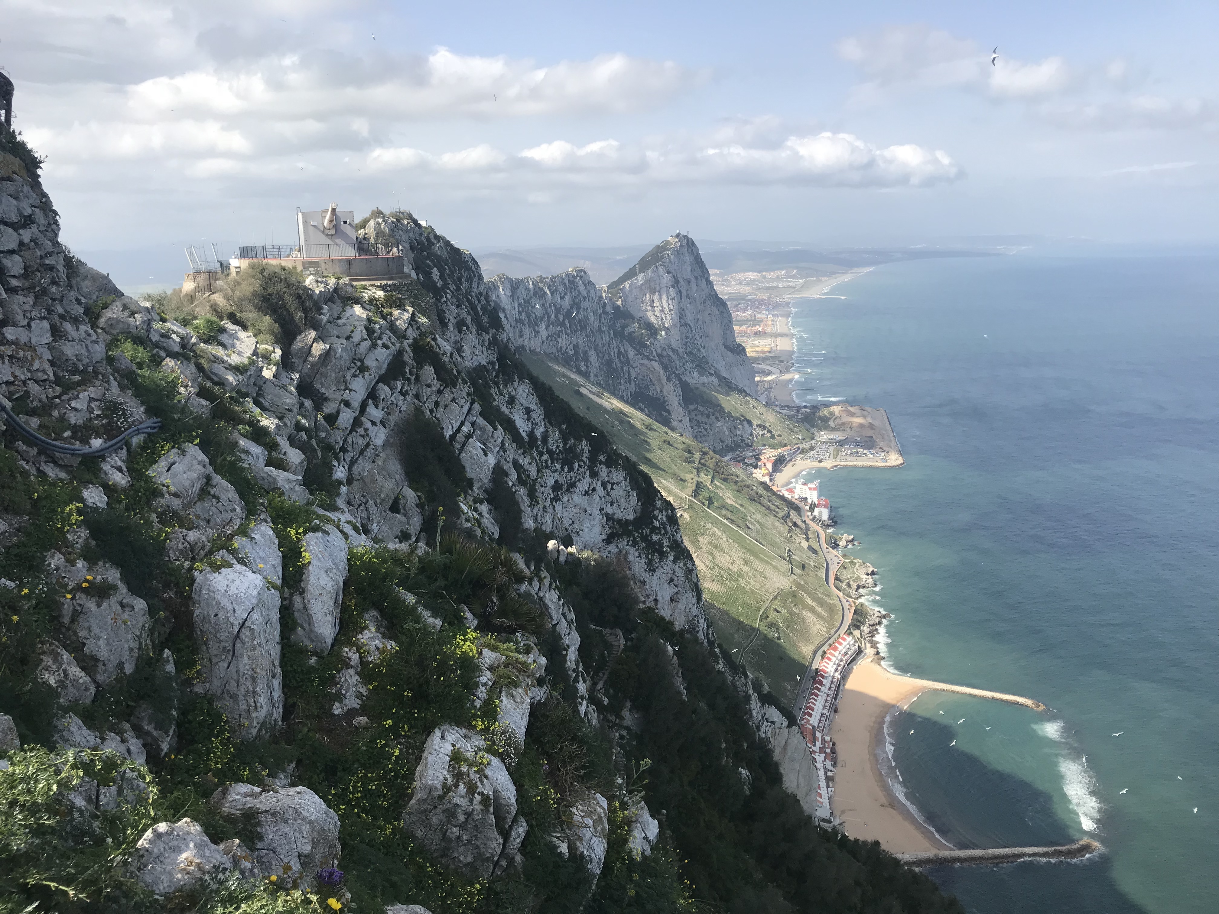 Gibraltar-the-rock-felsen-von-Gibraltar-Affen-Europa-Afrika-Ostseite