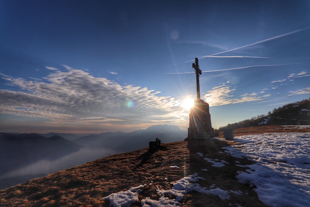 Lago-Maggiore-Berg-Gipfelkreuz-endlich-mehr-urlaub